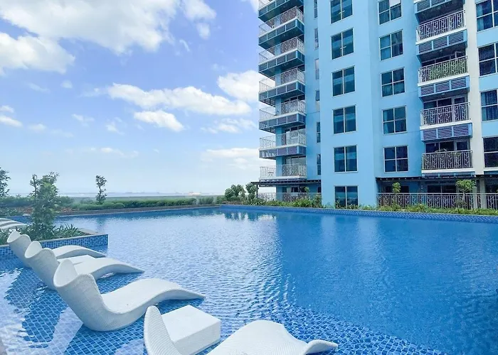 Apartment Luxury 2br Corner Near Solaire & Okada Ii Sunset