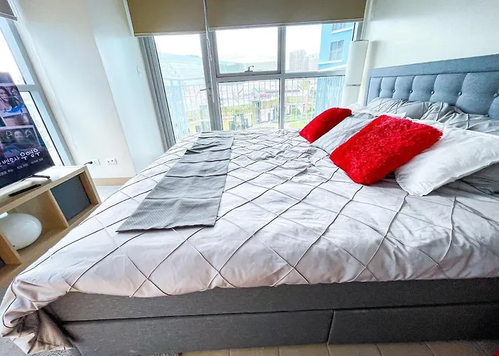 Luxury 2br Corner Near Solaire & Okada Ii Sunset Apartment Manila