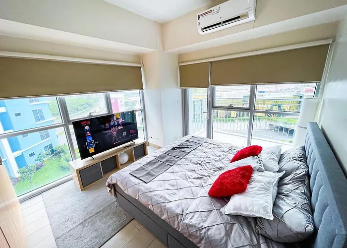 Luxury 2br Corner Near Solaire & Okada Ii Sunset *