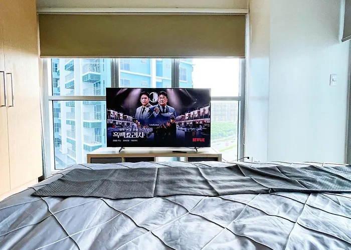 Luxury 2br Corner Near Solaire & Okada Ii Sunset Apartment