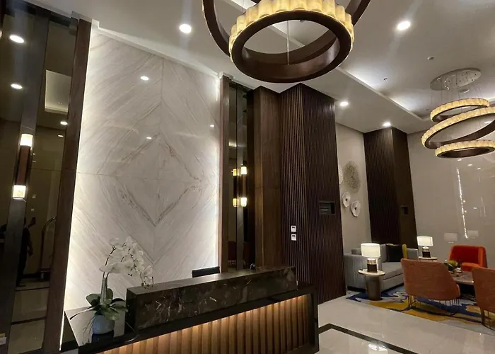Luxury 2br Corner Near Solaire & Okada Ii Sunset *