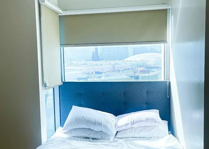 Luxury 2br Corner Near Solaire & Okada Ii Sunset Apartment *