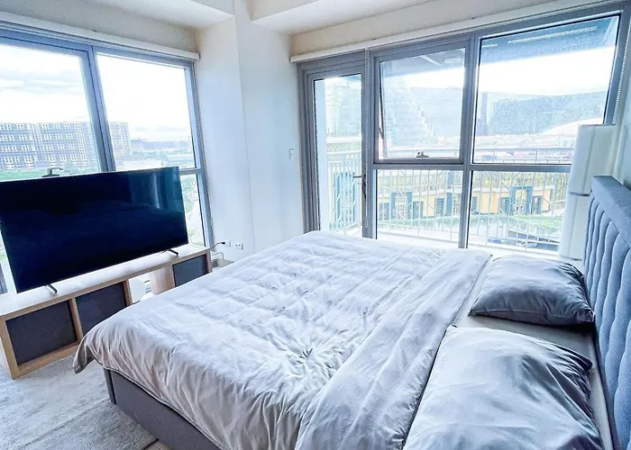 Luxury 2br Corner Near Solaire & Okada Ii Sunset Apartment *