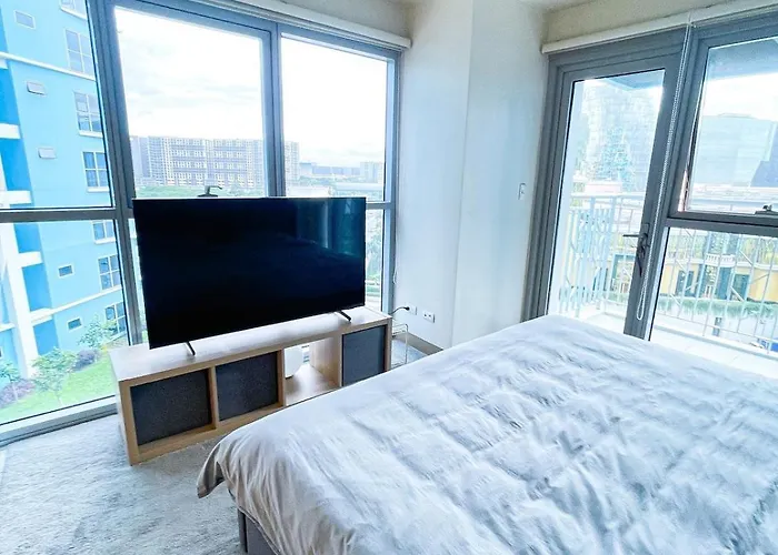 Luxury 2br Corner Near Solaire & Okada Ii Sunset Manila