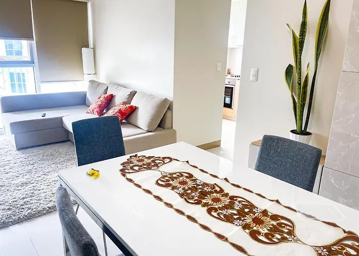 Luxury 2br Corner Near Solaire & Okada Ii Sunset * Manila