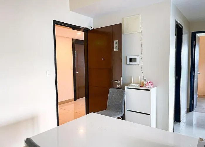 Luxury 2br Corner Near Solaire & Okada Ii Sunset