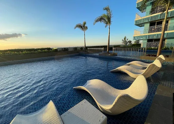 Luxury 2br Corner Near Solaire & Okada Ii Sunset Manila