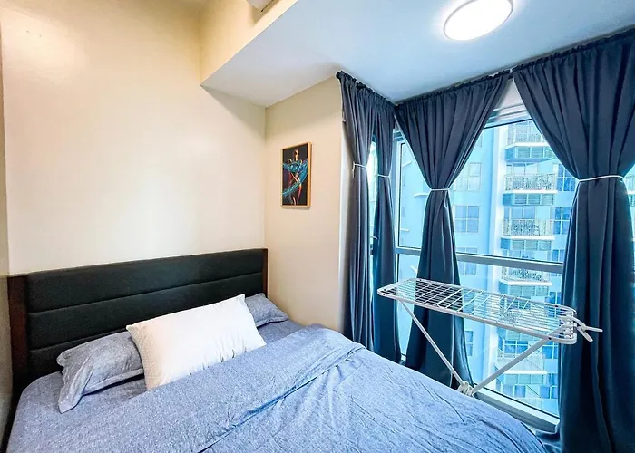 Apartment Luxury 2br Corner Near Solaire & Okada Ii Sunset